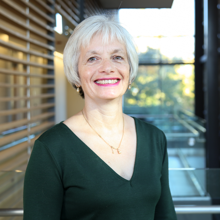 Dr.  Dorothy  Kessler